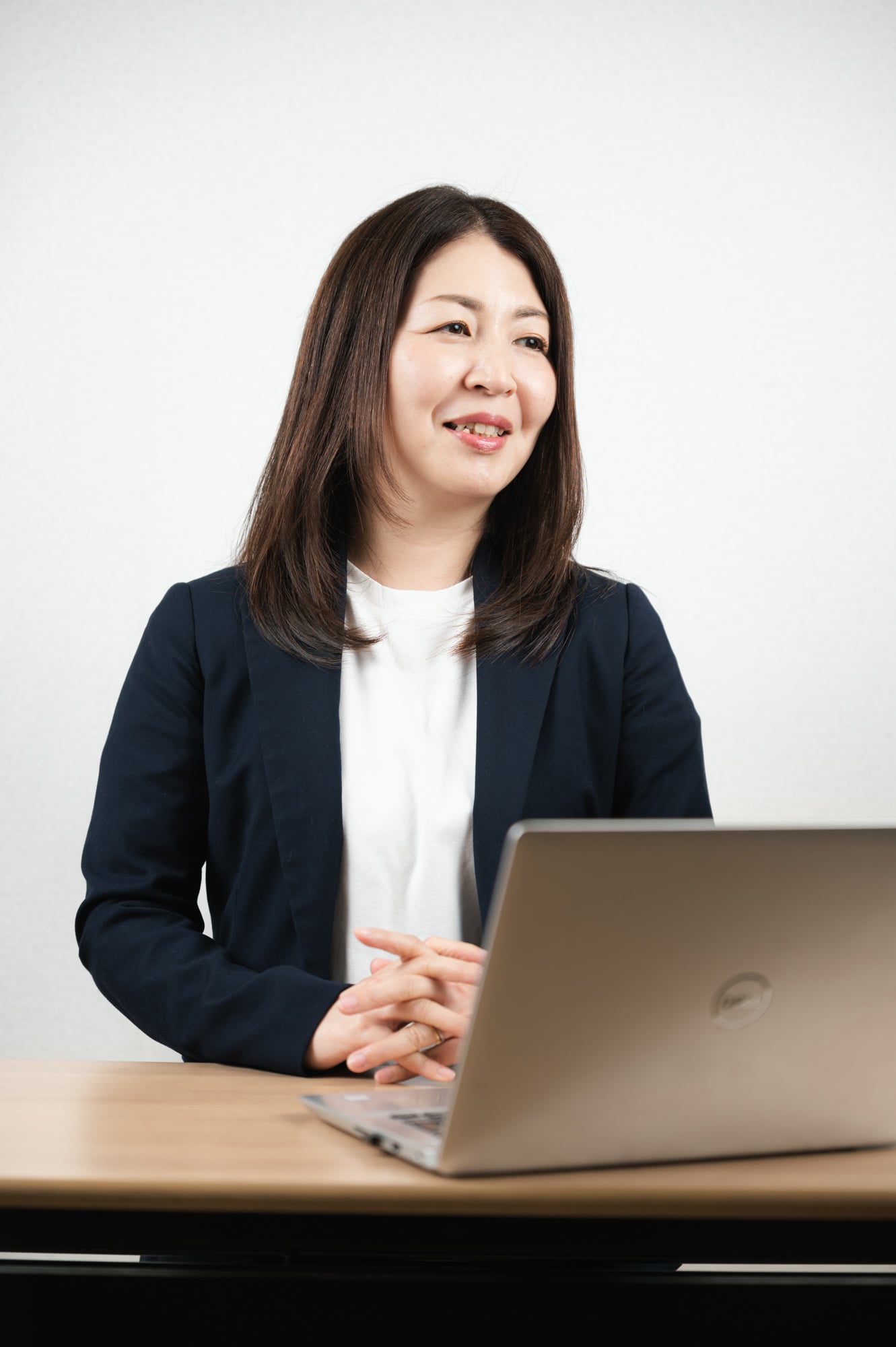 講師の岡邑亜由美氏のプロフィール写真